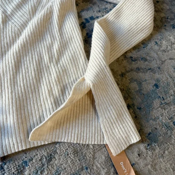 Reformation Glenna Cashmere Sweater Gossamer Size L NWT - Picture 5 of 7